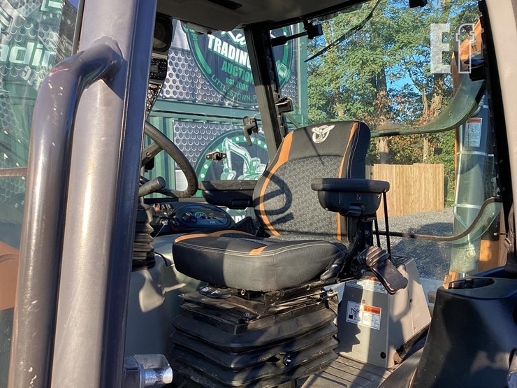 2022-case-580sn-image-15