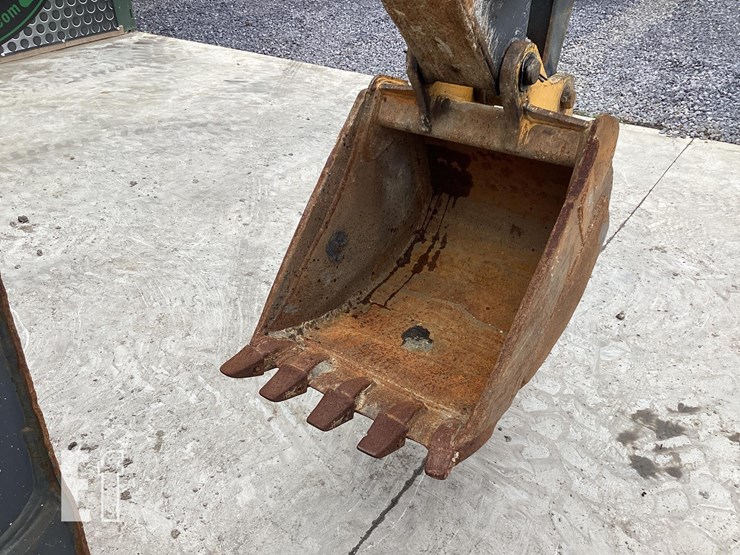 2019-deere-410l-image-11