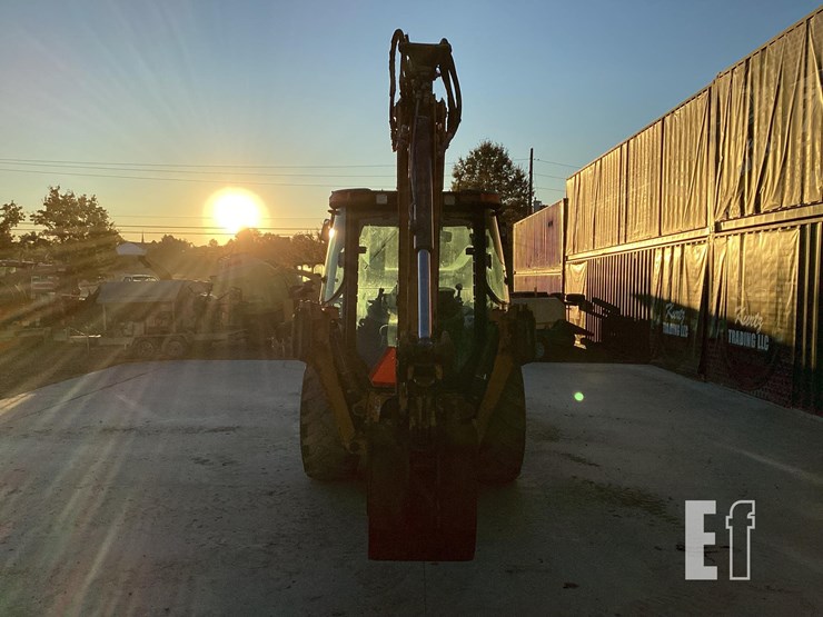 2012-case-580sn-image-3