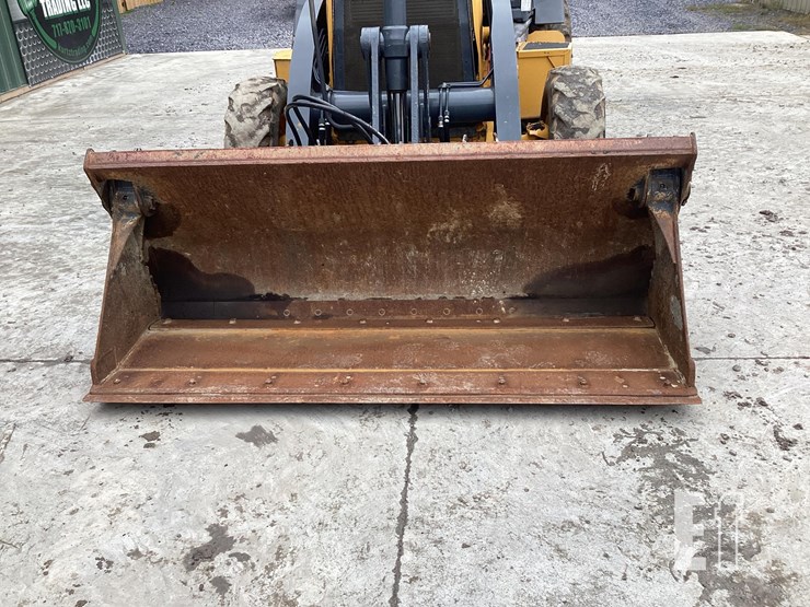 2019-deere-410l-image-9