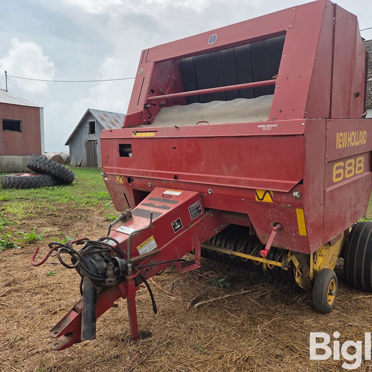 2001 NEW HOLLAND 688