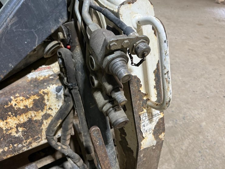 bobcat-t450-image-11