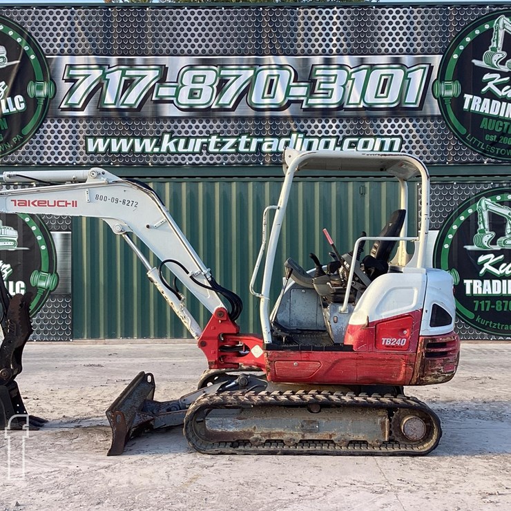 2016 TAKEUCHI TB240