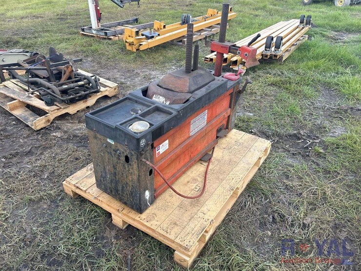 coats-40-40sa-heavy-duty-air-powered-tire-wheel-changer-image-3