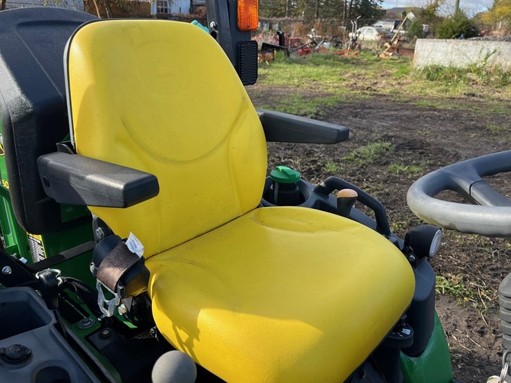2018-john-deere-1025r-image-9