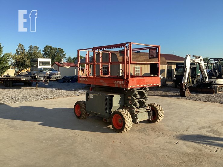 2016-skyjack-sj6832rt-image-6