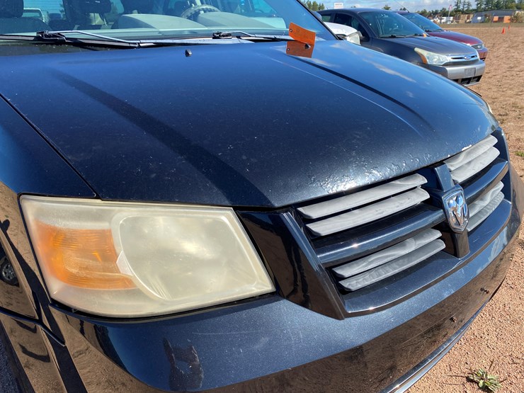 2009-dodge-grand-caravan-se-image-11