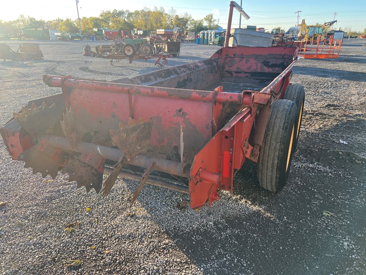 new-holland-185-image-5