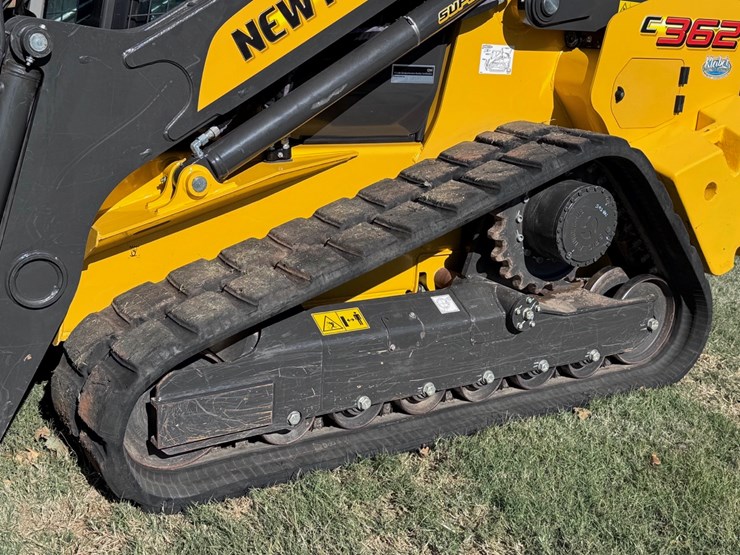 2024-new-holland-c362-image-17