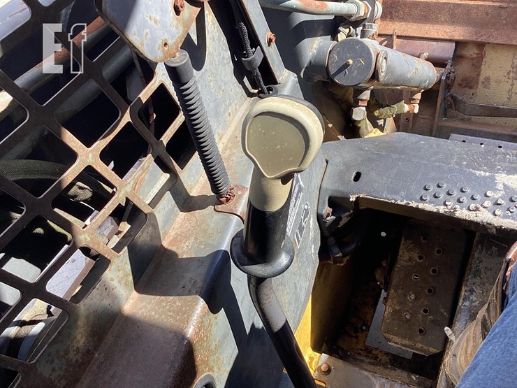 2006-new-holland-l180-image-13