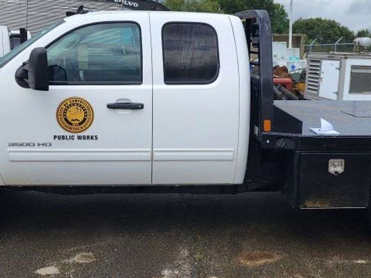 2012-chevrolet-3500-image-1