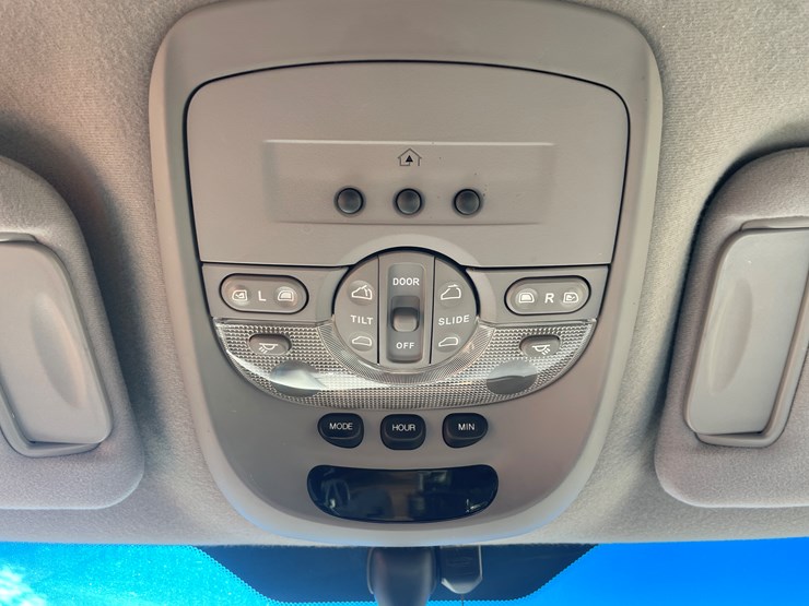 2003-kia-sedona-image-66