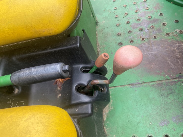 john-deere-gator-image-25