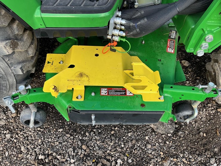 2018-john-deere-2025r-image-44