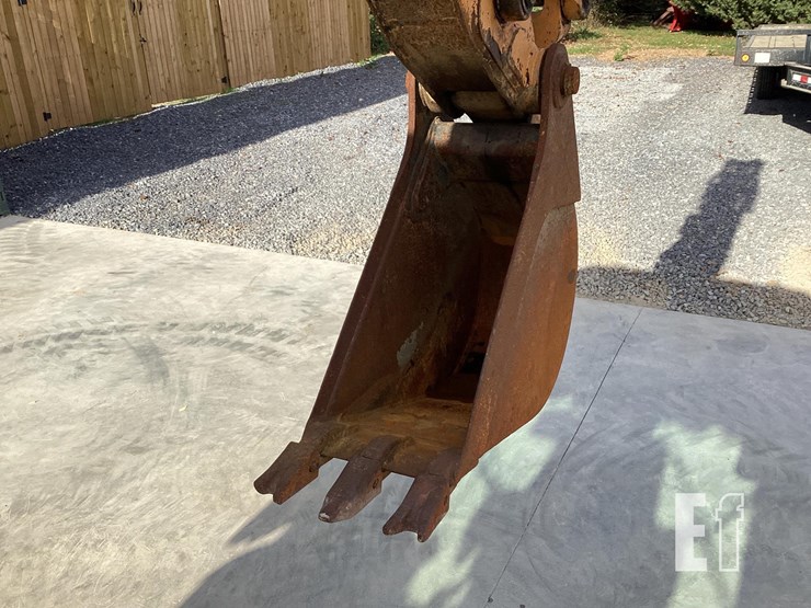 2015-case-580n-image-11