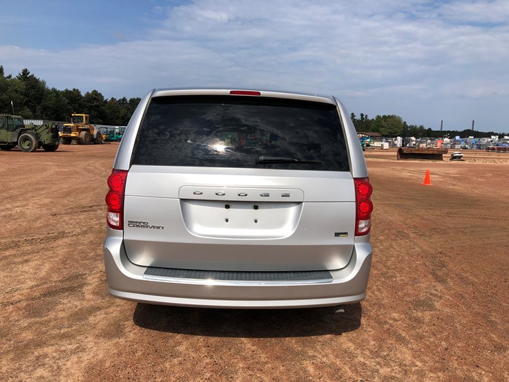 2011-dodge-grand-caravan-image-4