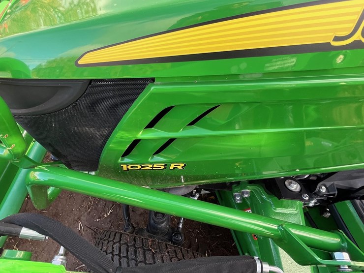 2018-john-deere-1025r-image-13
