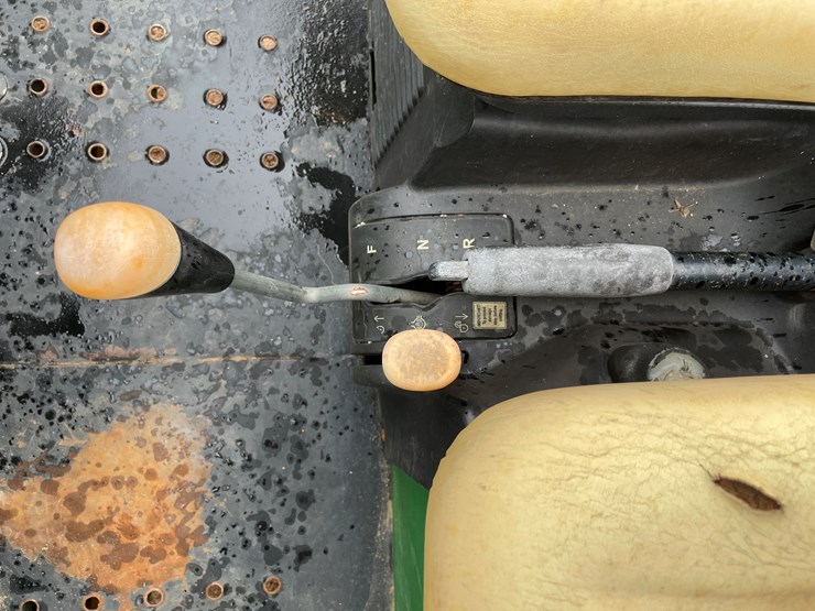 john-deere-gator-image-29